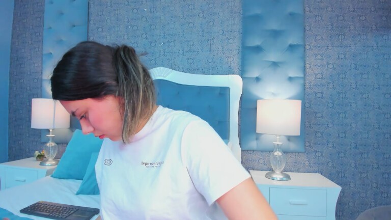 SusyLuv's Streamate show and profile