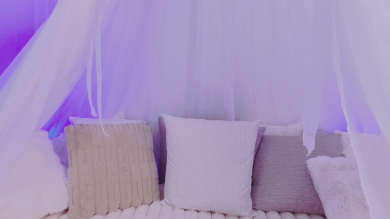 SaraFernandez's Streamate show and profile