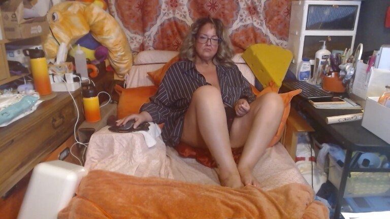 ClaudiaMidwestWife's Streamate show and profile