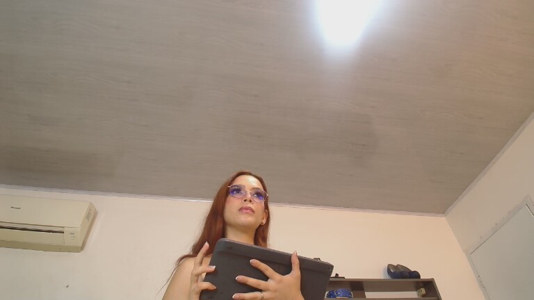 NinaFerreri's Streamate show and profile