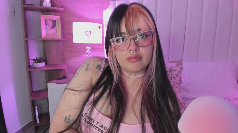 MaddieWaves's Streamate show and profile