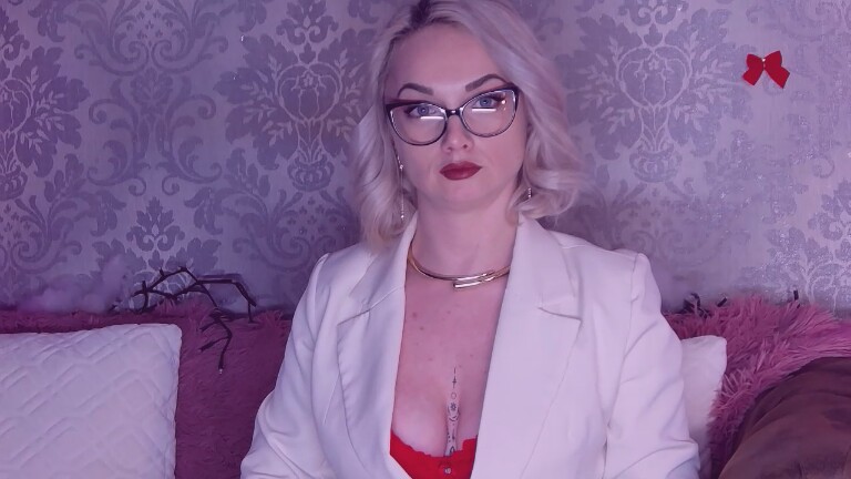 EllianaReese's Streamate show and profile