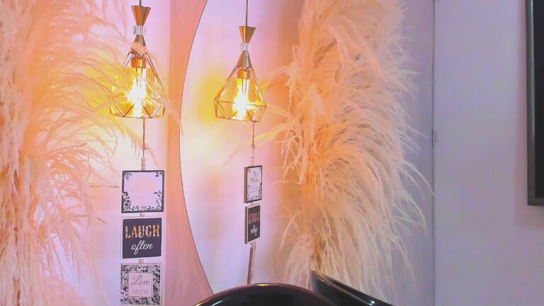 SaraDiesss's Streamate show and profile