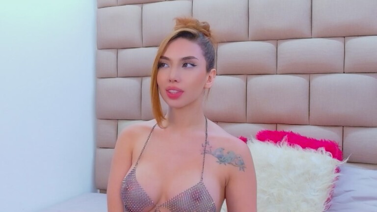 EstefaniaHansen's Streamate show and profile