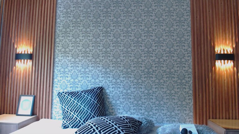 Charlotte_18's Streamate show and profile