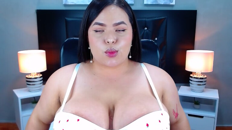 Natalia_Joseph's Streamate show and profile