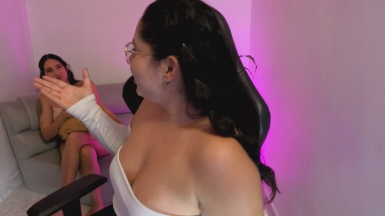 SharaThomas's Streamate show and profile