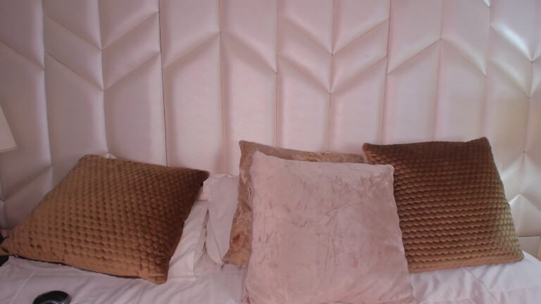 AmaraCollins's Streamate show and profile