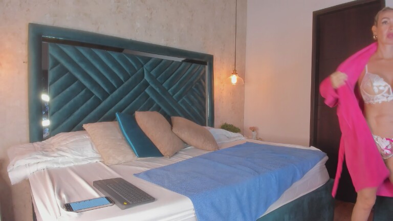 SophiMariin's Streamate show and profile