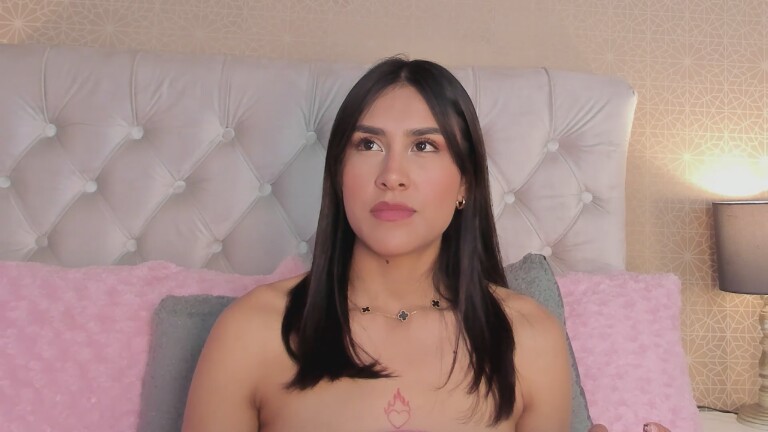 KatieeGomez's Streamate show and profile