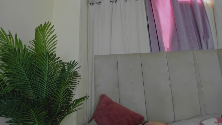 ToriMayer's Streamate show and profile