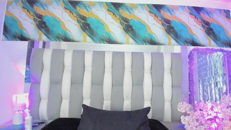 DiazIsa_s's Streamate show and profile