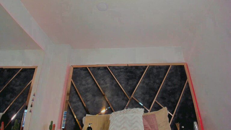 SusanaHenao's Streamate show and profile