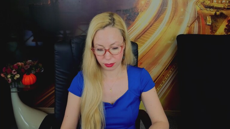 SofiaChastain's Streamate show and profile