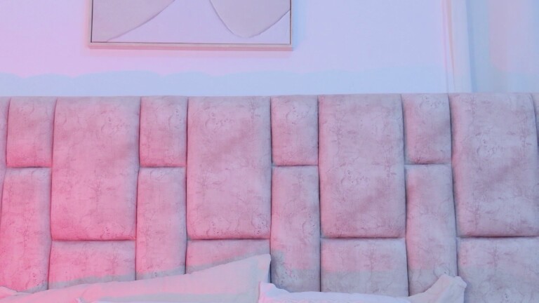 KariinaWong's Streamate show and profile