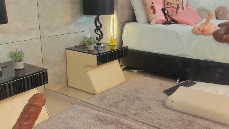 TaniaKatts's Streamate show and profile