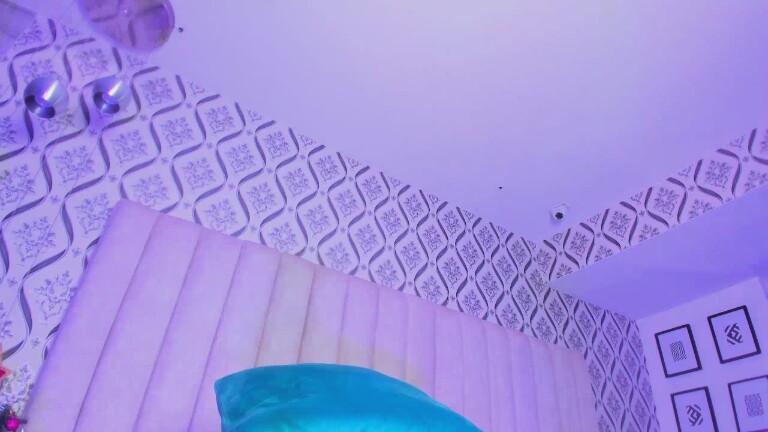 VictoriaPeach19's Streamate show and profile