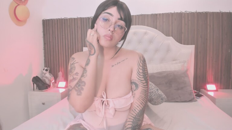 NicolStone's Streamate show and profile