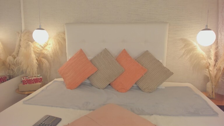 JenCampbell's Streamate show and profile