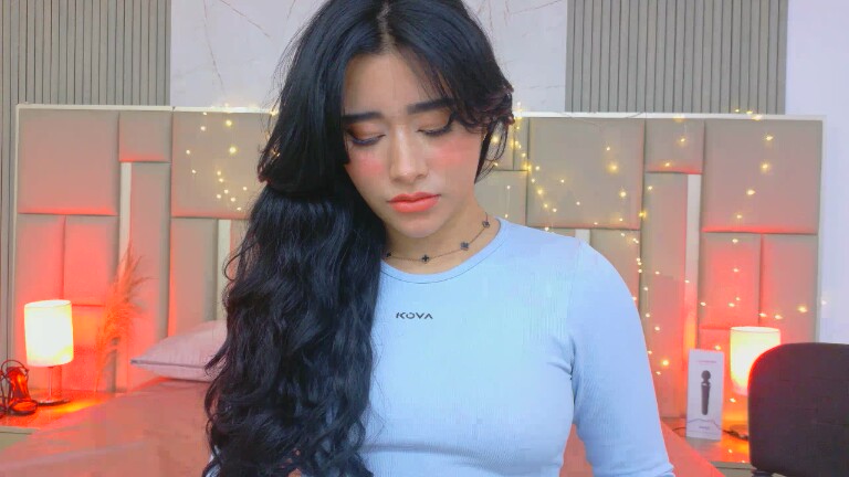 RoxyLyne's Streamate show and profile