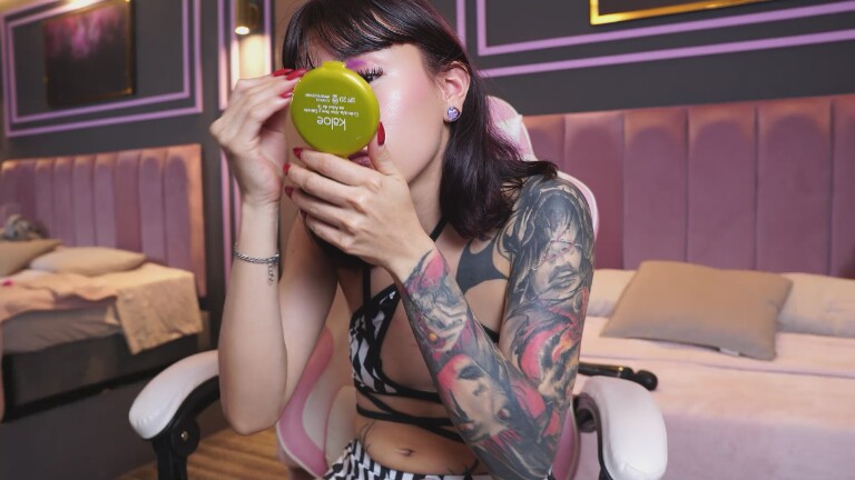 ZaraMiiuw's Streamate show and profile