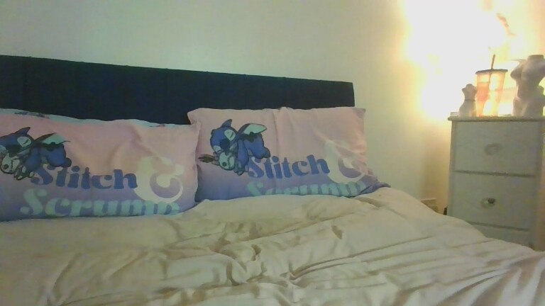 NaughtyLeahUK's Streamate show and profile