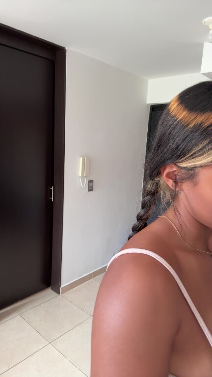 SaschaFit's Streamate show and profile