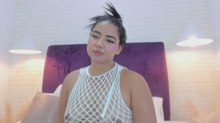 EmmilyMartinez's Streamate show and profile