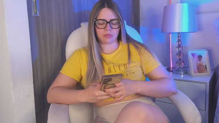 MurielHall's Streamate show and profile