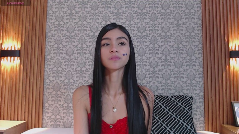 Charlotte_18's Streamate show and profile