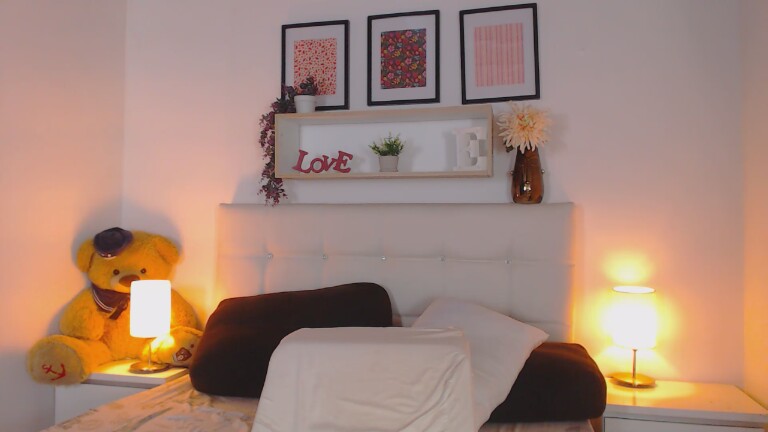 EmilyPricee's Streamate show and profile