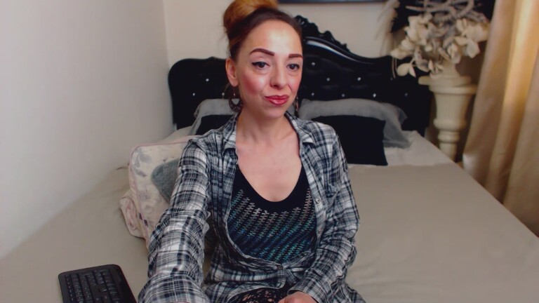 AylyneMiller's Streamate show and profile