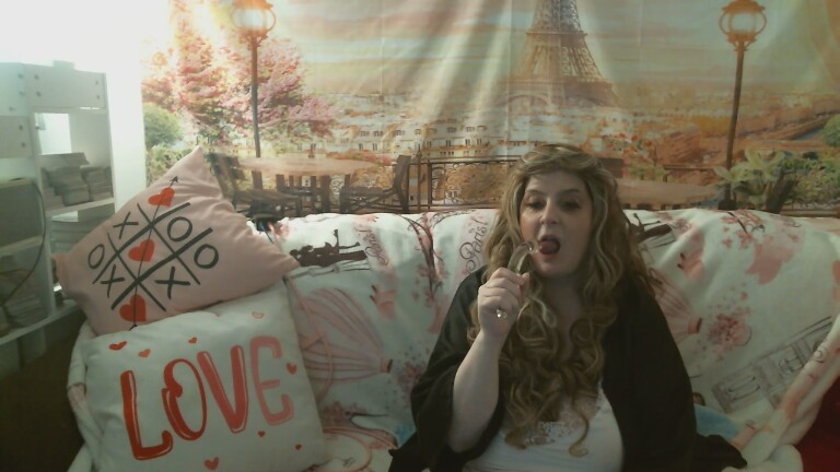 lovehollyann's Streamate show and profile