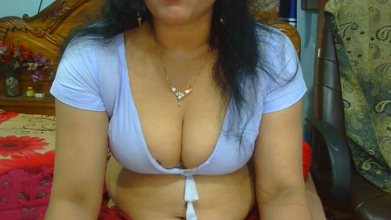 sexypriya21's Streamate show and profile