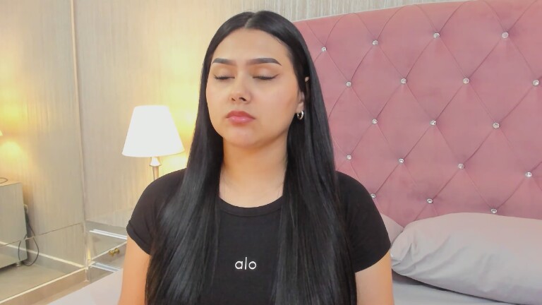 SaharaLyn's Streamate show and profile