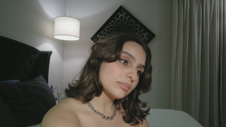 LuciaKing's Streamate show and profile