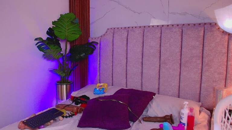 Karoline_606's Streamate show and profile