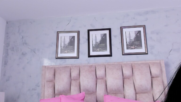 IsabellaaRossi's Streamate show and profile