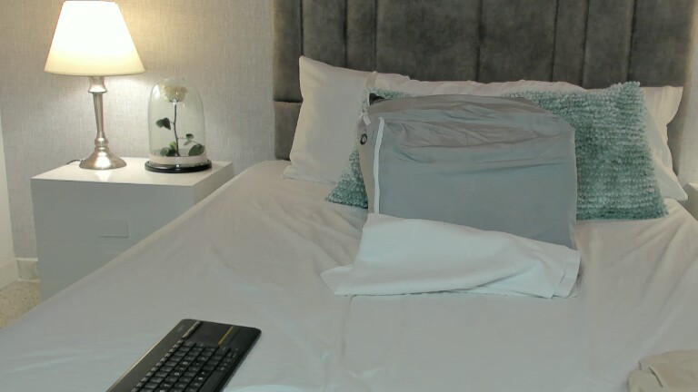 ZairaAbad's Streamate show and profile