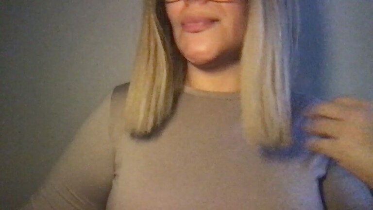 MistressLouUK's Streamate show and profile