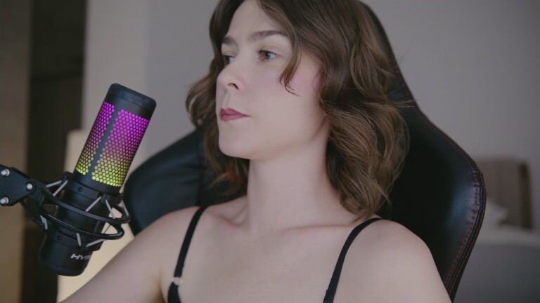 HelloAlice's Streamate show and profile