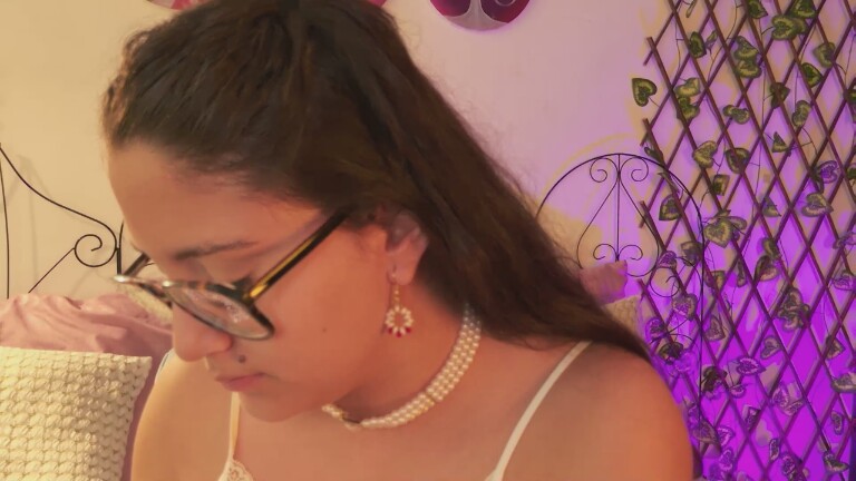 HaileyBunny_18's Streamate show and profile