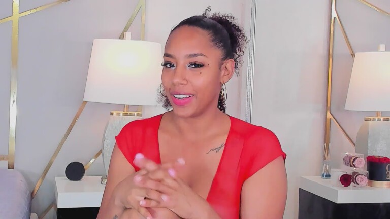 KiraHill's Streamate show and profile