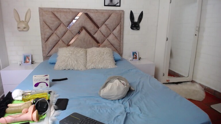 APRIILGREY's Streamate show and profile