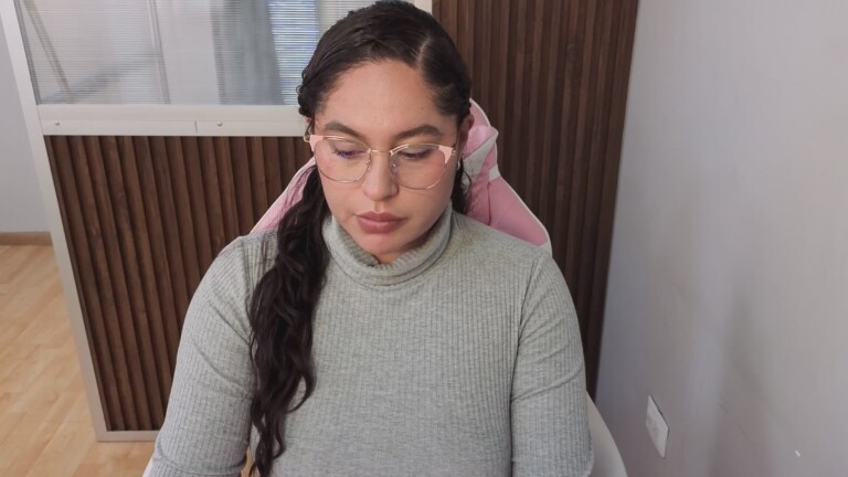 SharaThomas's Streamate show and profile