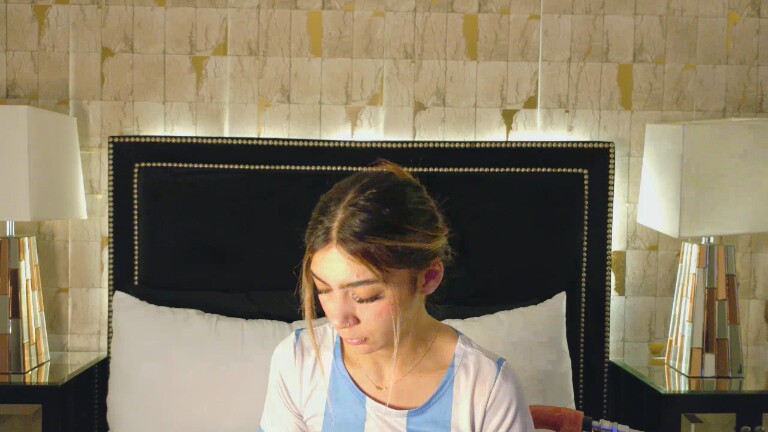 HollyLincon's Streamate show and profile