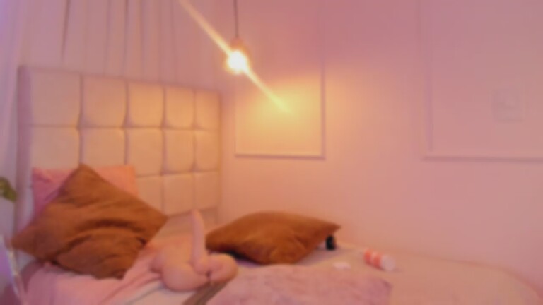 Crystal_W's Streamate show and profile