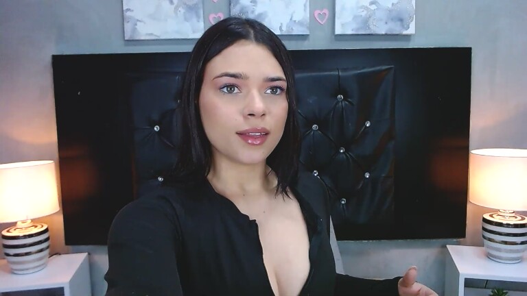 Niina_Collins's Streamate show and profile