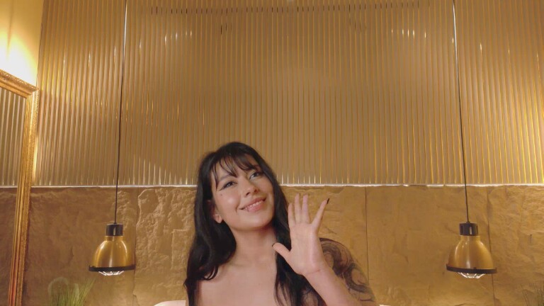 SukiChan's Streamate show and profile